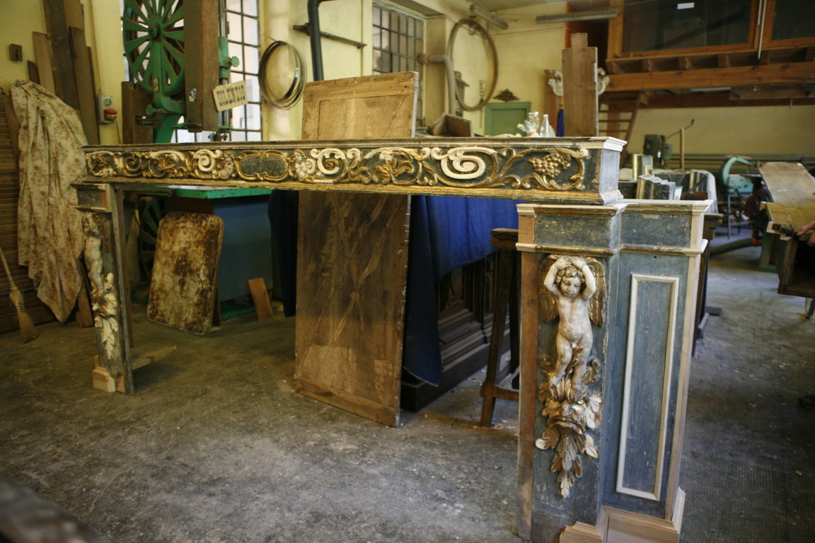 Altare durante il restauro